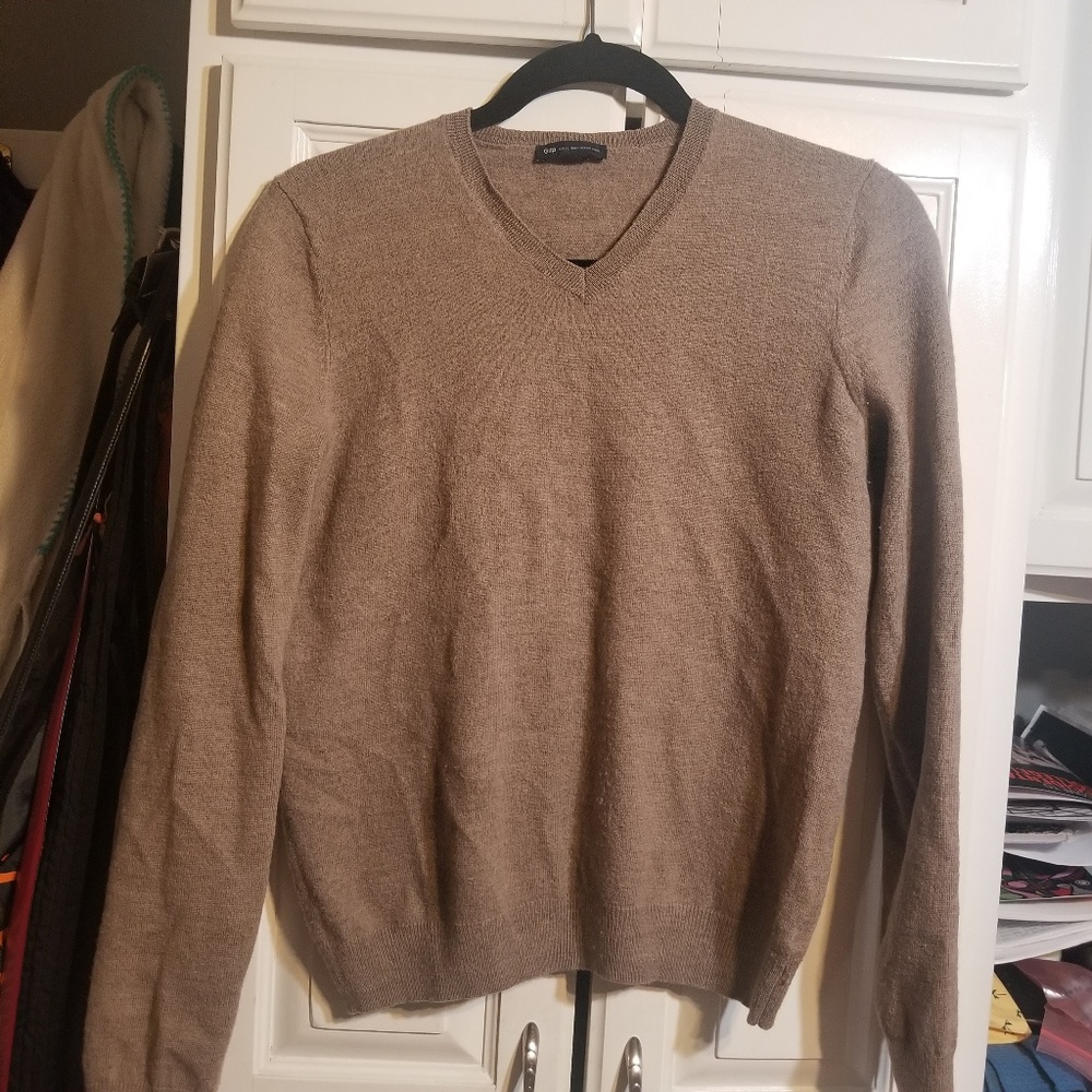 **(BUY 2 + 1 FREE)** Gap Wool top
